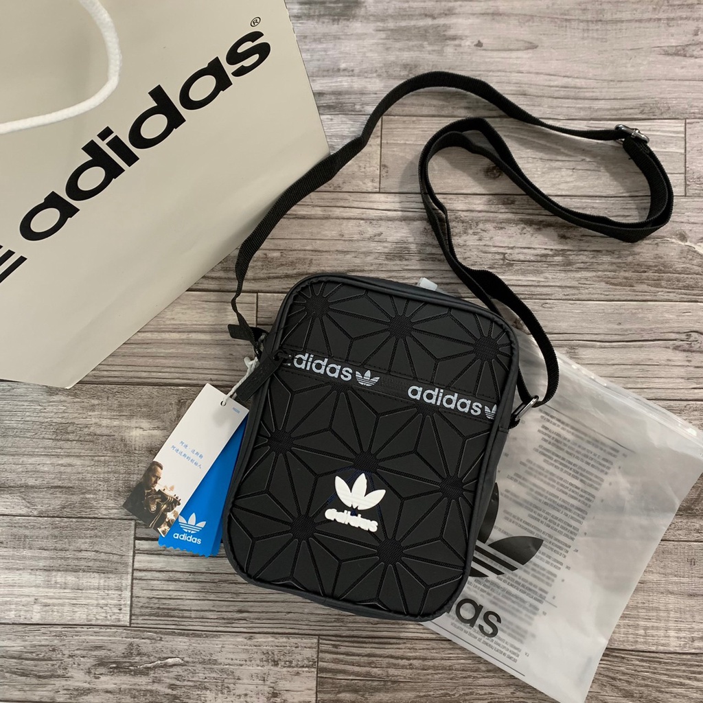 TAS SLINGBAG ADIDAS ISSEY MIYAKE ORIGINAL BLACK / TAS SLINGBAG ADIDAS ISSEY MIYAKE ORIGINAL BLACK FU