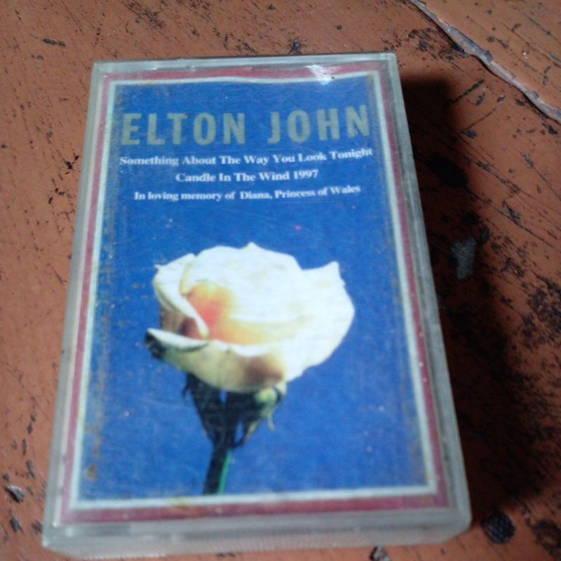 kaset elton jhon