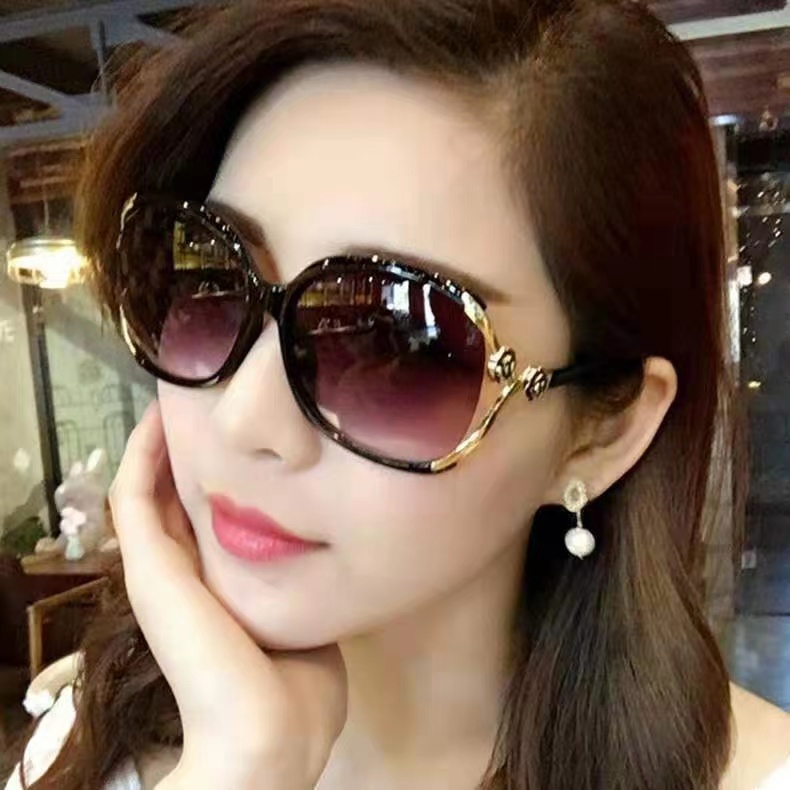 Kacamata Hitam Motif Flower Di Bingkai Women Sunglasses Korean Import