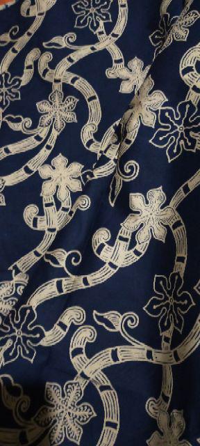 Kain Batik Solo Katun Navy Cream Latte Uwer Bunga Batiksoloamanah 105.000