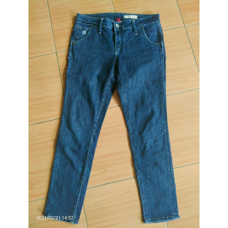 CELANA LOGO JEANS WANITA (PRELOVED