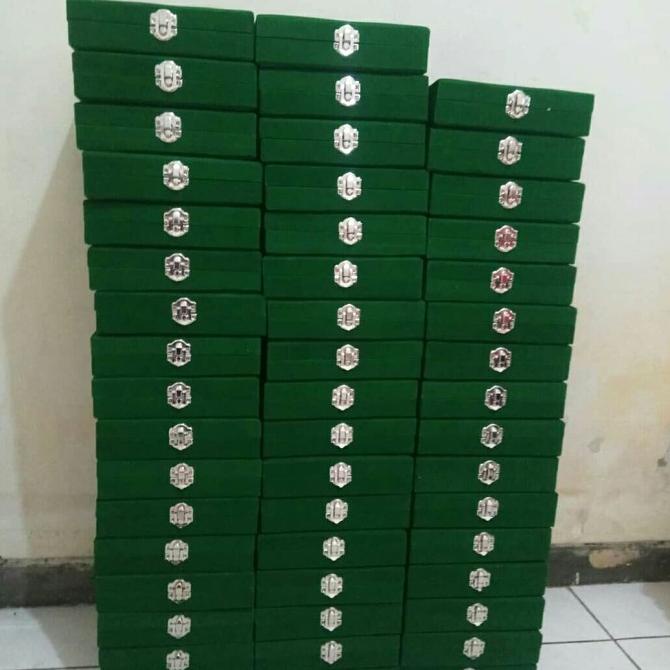 

[COD] Box merchandise, Box bludru hijau 19 X 23 X 5 [COD]