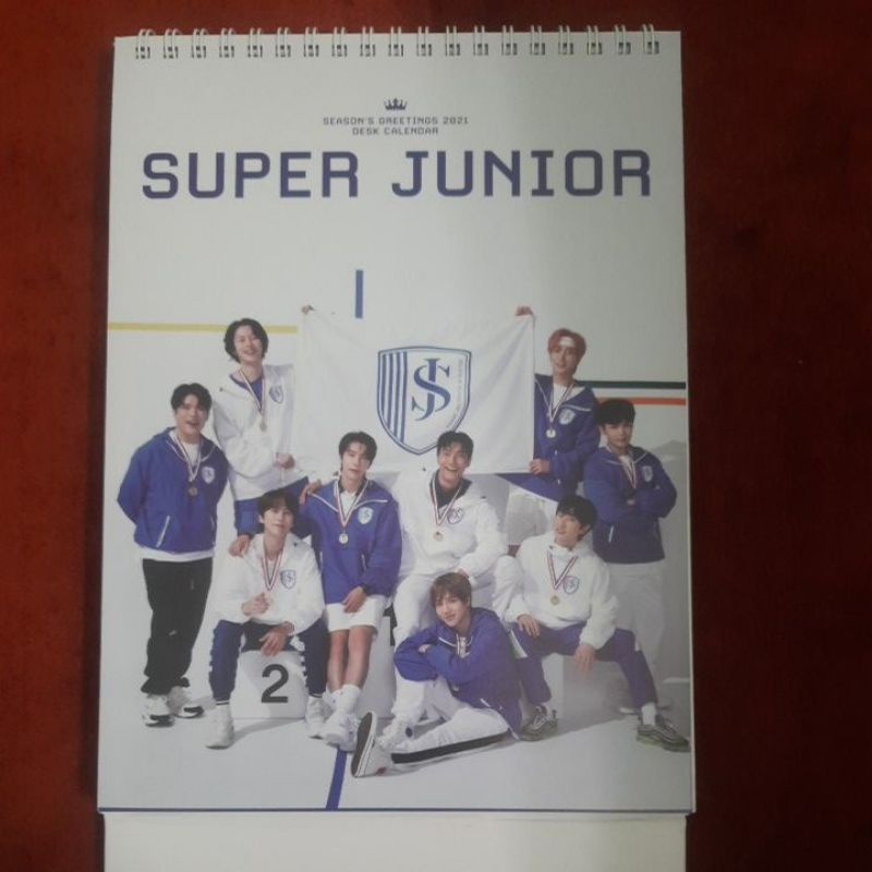 

Seasons Greetings Desk Calendar 2021 Super Junior