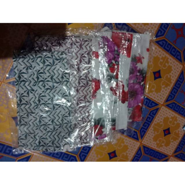 Masker kain motif "hijab"