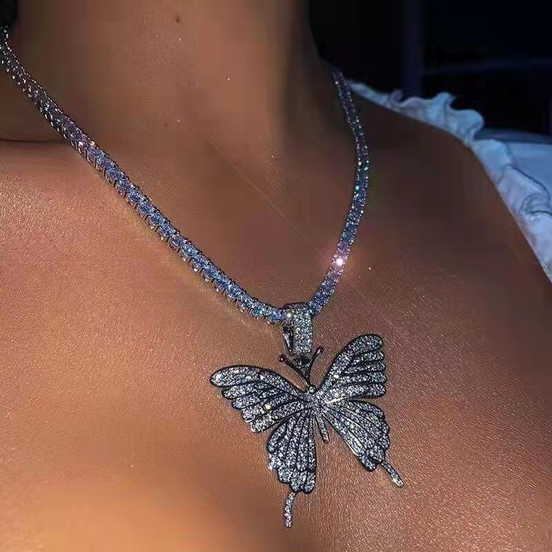 Kalung Choker Desain Kupu-Kupu Untuk Wanita - Korean Crystal Pearl Necklace Fashion Butterfly