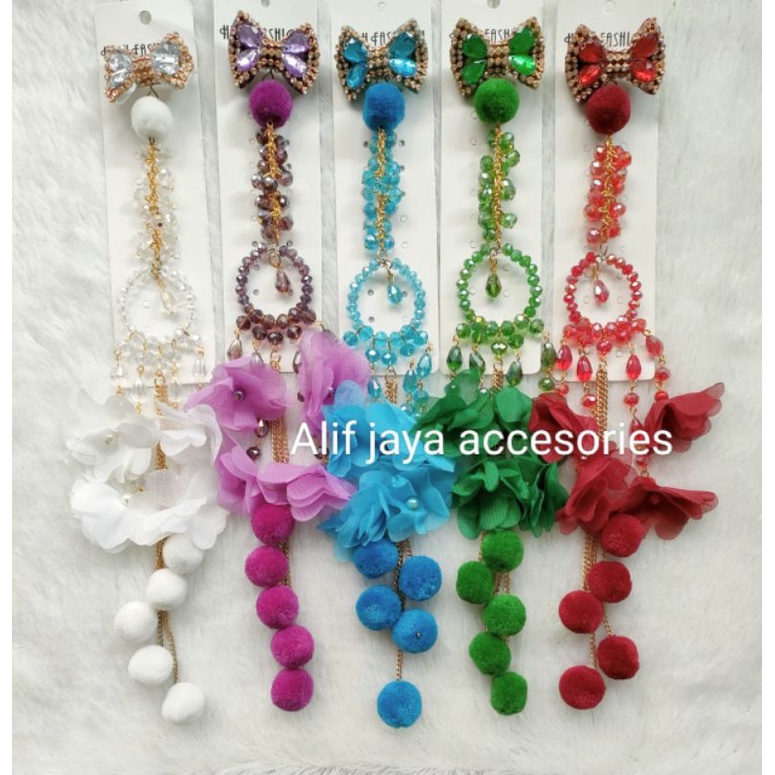 Bros dagu juntai panjang pompom bunga