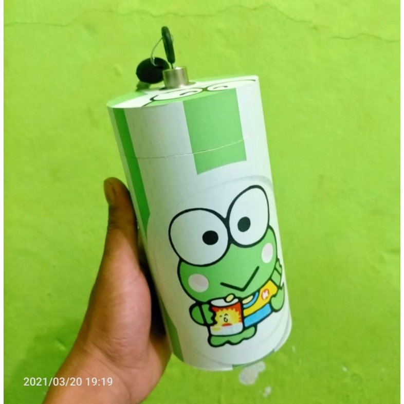 celengan unik keroppi