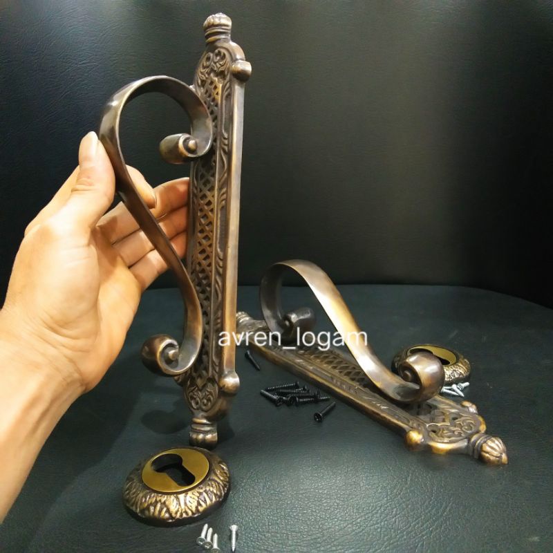 Handle pintu rumah sekaligus lubang kunci kuningan antik klasik