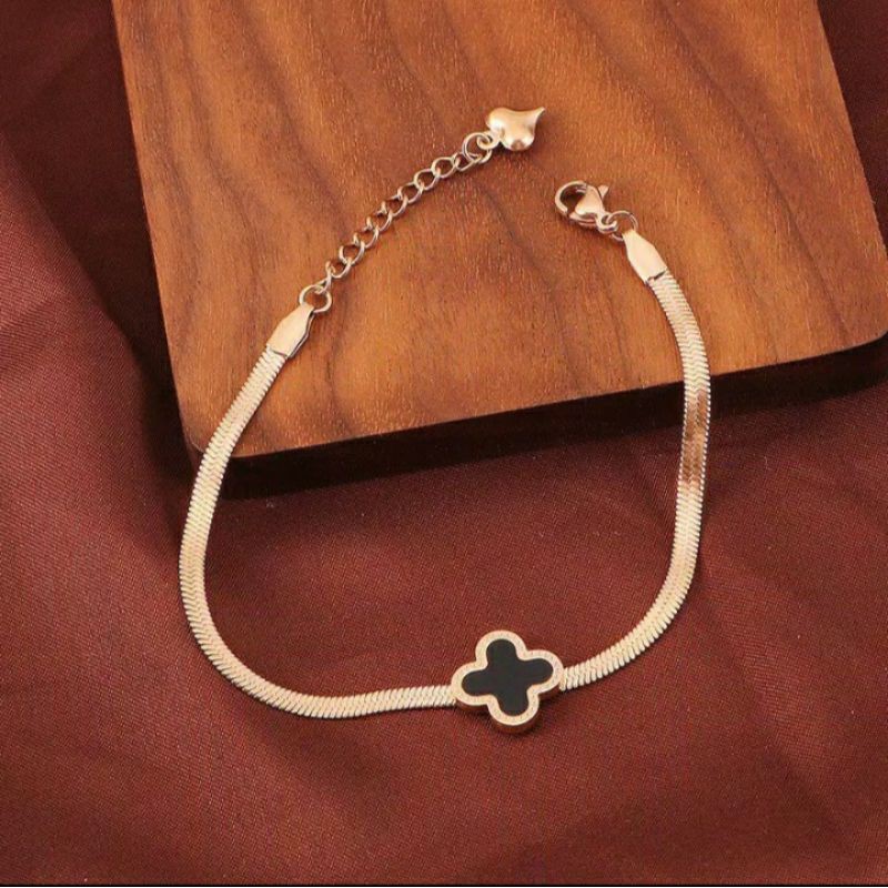Gelang Rantai Gepeng Titanium Import Bunga LV