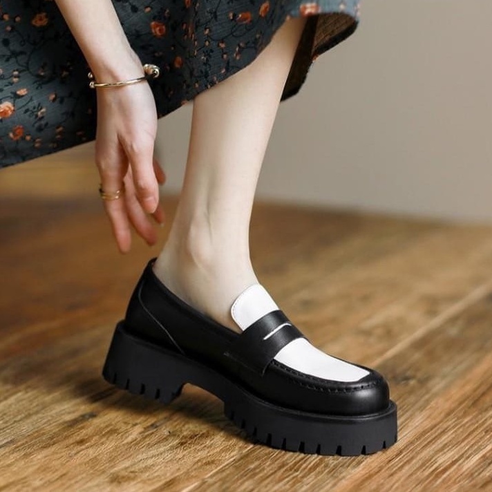 SEPATU DOCMART LOAFER WANITA / SEPATU FLAT FASHION KOREA PREMIUM 021