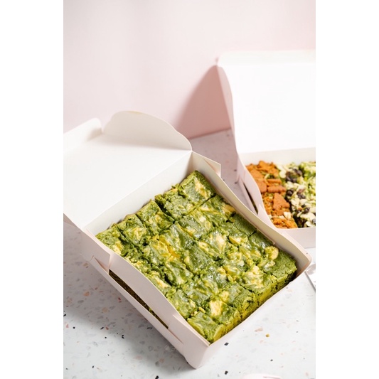 

Cheesy Greentea Brownies