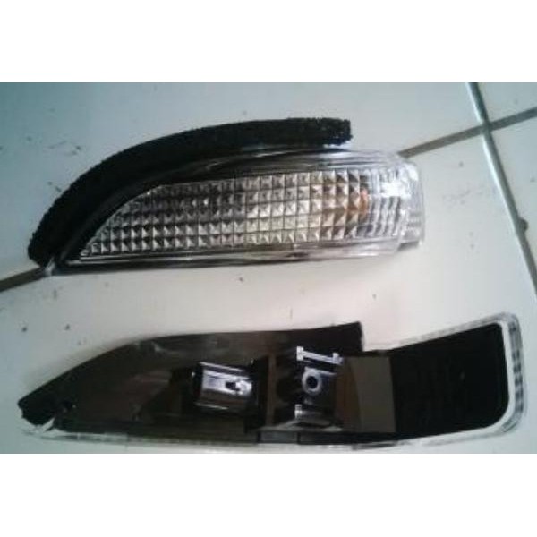 Lampu Spion Sigra