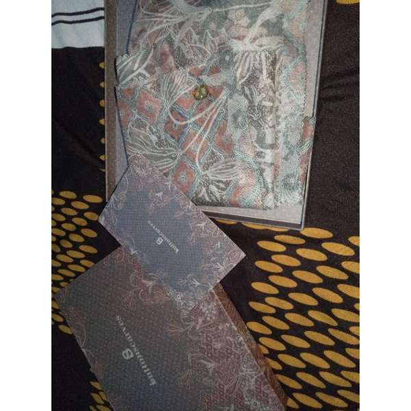 preloved buttonscarves maharani series dhusar