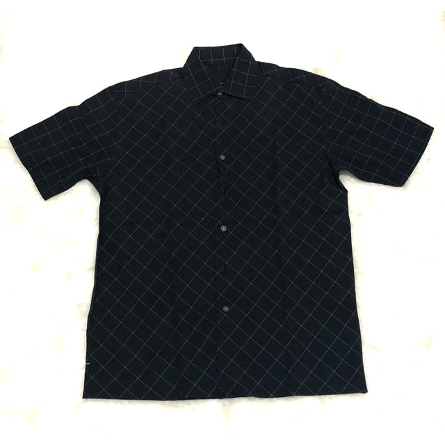 Kemeja Pria Lengan Pendek Black Shirt warna Hitam merek MOC