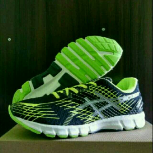 SEPATU OLAHRAGA PRIA ASICS GEL