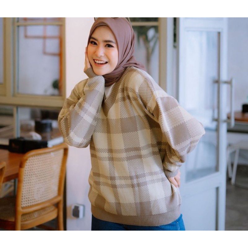 sweater rajut Kinan motif Tartan 7 gauge