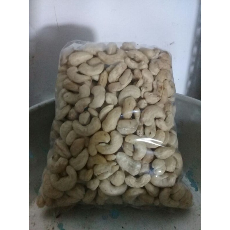 

kacang mede