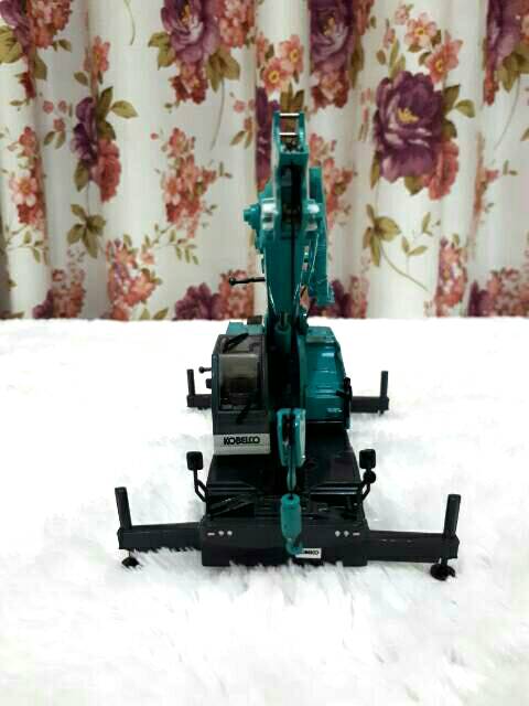 diecast crane kobelco