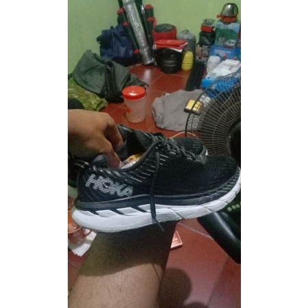 Hoka one one clifton 5
