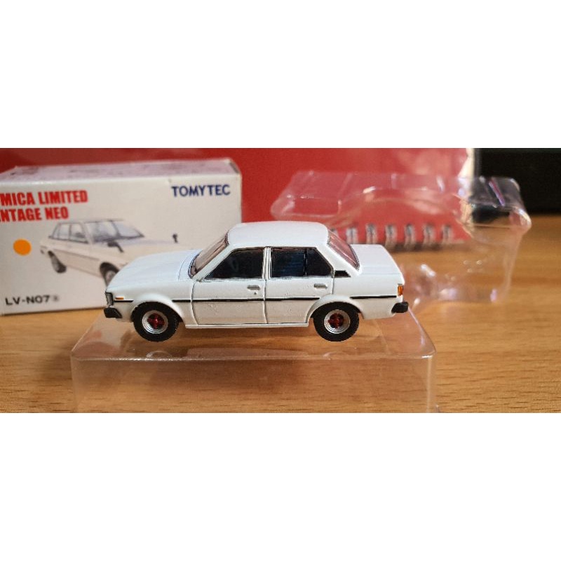 + Tomica Limited Vintage Neo Corolla DX 1500GL (LV-07a) - White