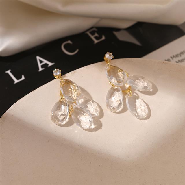 Bahasa Perancis in air drop crystal stud anting-anting kreatif chic anting-anting high-end selebriti