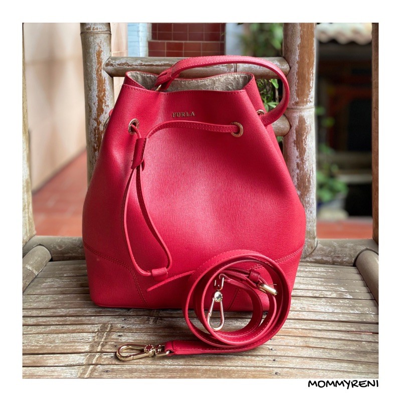 preloved tas furla bucket pink