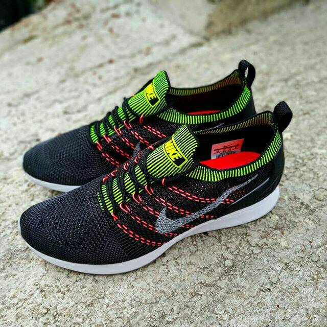 nike mariah racer flyknit