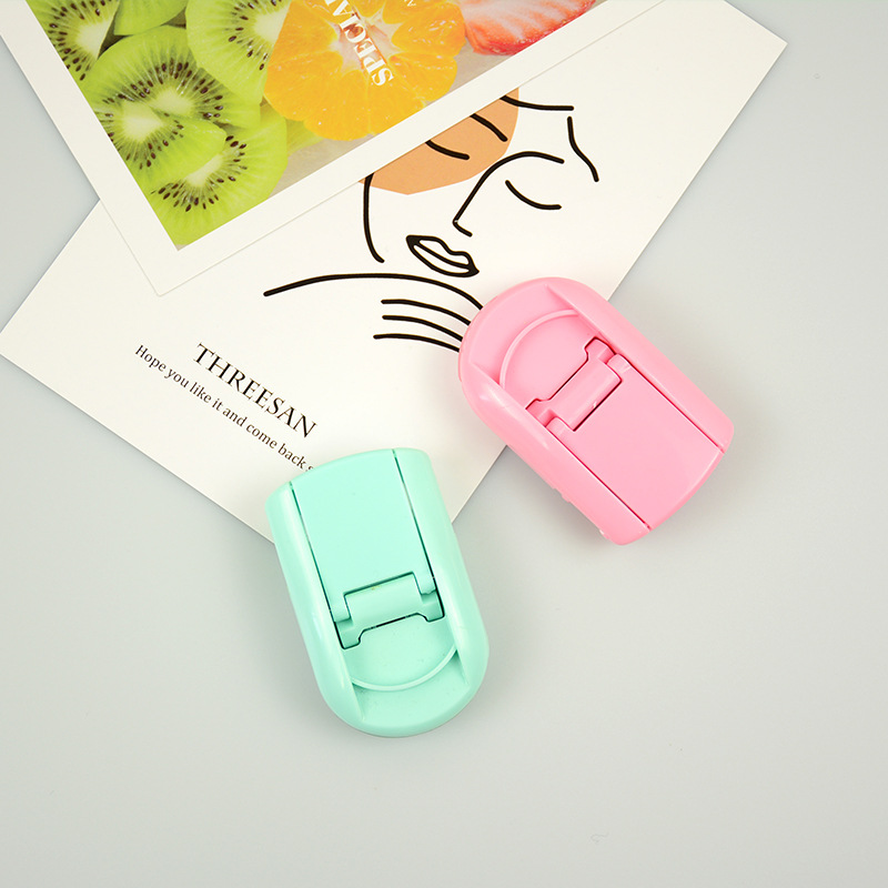 Eyelash curler/Candy color/Macaron color mini portable eyelash curler/Japan and South Korea eyelash curler/Penjepit bulu mata / penjepit bulu mata portabel mini / penjepit bulu mata / alat kecantikan bulu mata / bantuan bulu mata