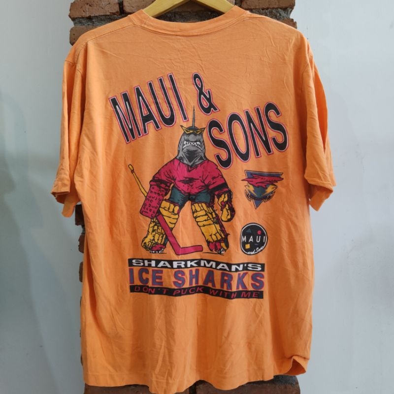 kaos vintage sharkman's maui and sons (single stitch) size fit to XL