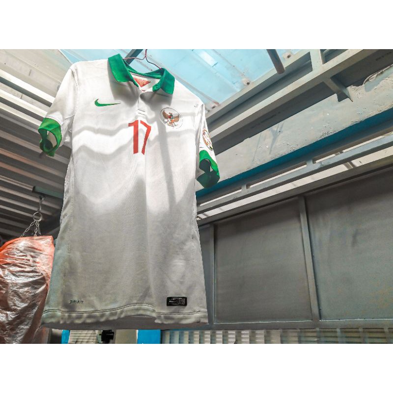 Jersey away Timnas Indonesia 2014/2018 (AFF 2014 ver.)