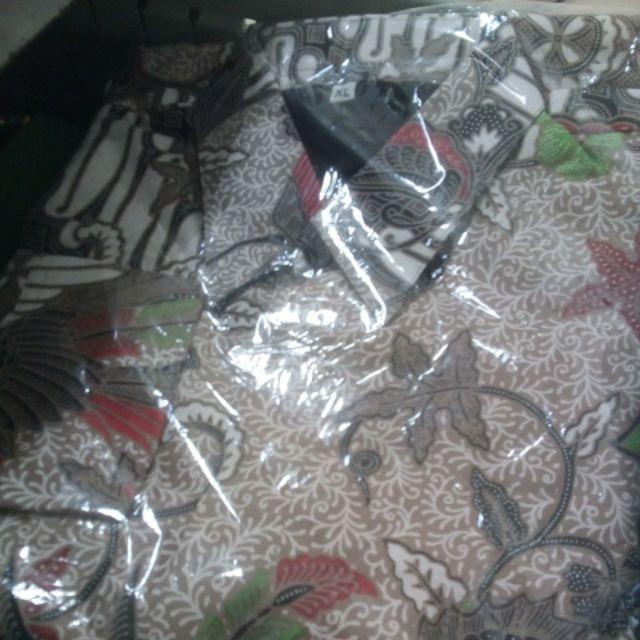 Sasmakha Kemeja Batik Pria Eksklusif Lengan Panjang Berfuring Batik Solo Primisima Reguler Fit