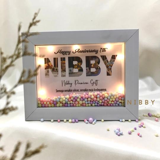 BOBA FRAME 3D 5R 13x18 LED Kado Ultah Hadiah Pernikahan Wedding Gift Paket Wisuda Graduation Ulang Tahun Birthday Tunangan Engagement Bunga Kering Hampers Murah Estetik Aesthetic Sahabat Pacar Istri Bayi Box Figura Pigura Lampu