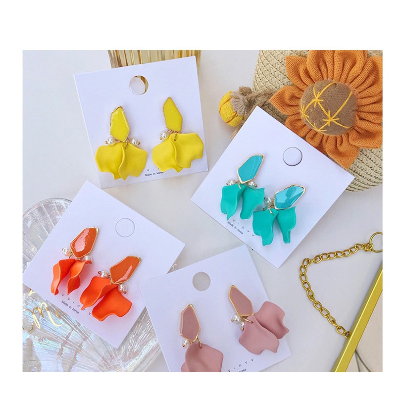LRC Anting Tusuk Fashion Stitching Petals Earrings F68187
