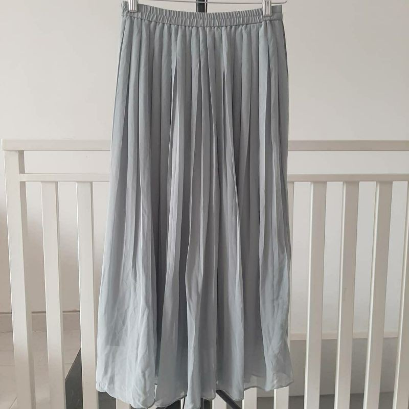 long pleated skirt rok panjang plisket by uniqlo original