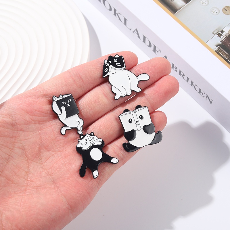 4-5pcs / Set Pin Enamel Bentuk Kucing Lucu Untuk Aksesoris Topi / Tas Ransel / Skateboard