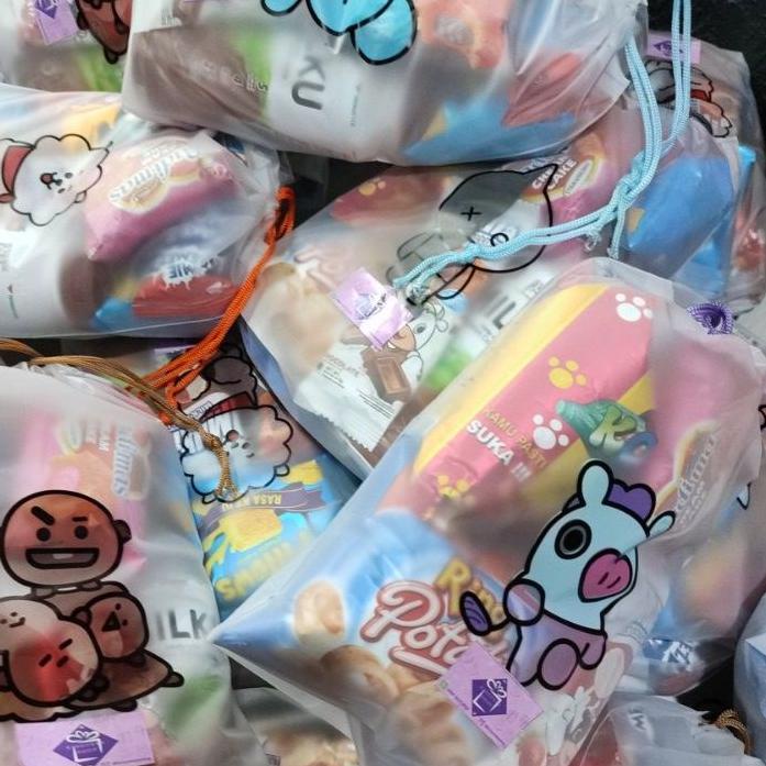 

4.4 Flash Sale PAKETAN ULTAH GEMOY/Paket Ultah Murmer/Paket Ulang Tahun Anak Kemasan Tas Serut Waterproof/Paket Snack Ultah