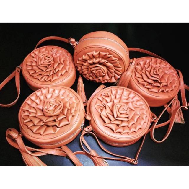 Tas selempang/ Tas wanita/ Tas/ Slingbag/ Tas artis / Tas kulit