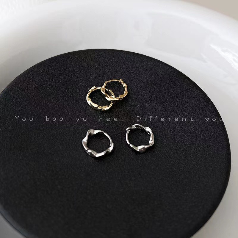 Anting Tusuk Bentuk Lingkaran MINI Warna Silver / Gold Untuk Unisex