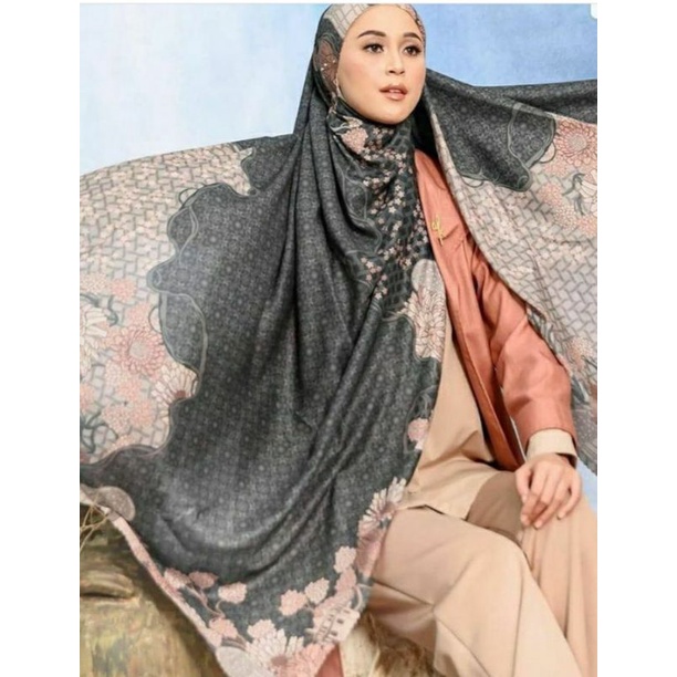 Preloved Buton Scarf Noir by Wearing klamby