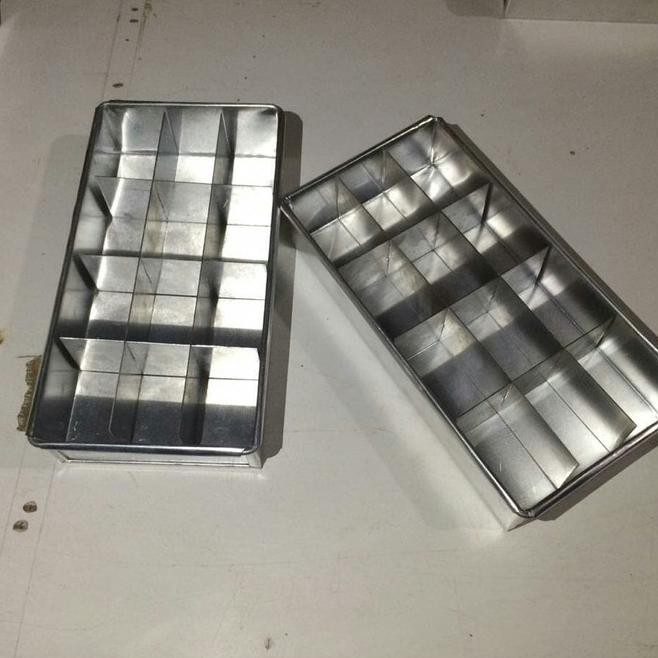 5Mmp Loyang Brownis 20X10 Cm / 20X20 Cm/ Loyang Sekat Brownis / Loyang - 20X10Cm Isi 8 Lc06