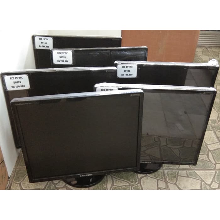 Monitor LDC 19inch Kotak merk SAMSUNG