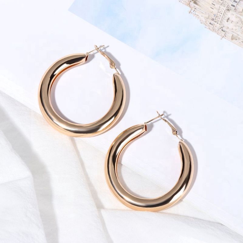 Betsy anting vintage bulat besar