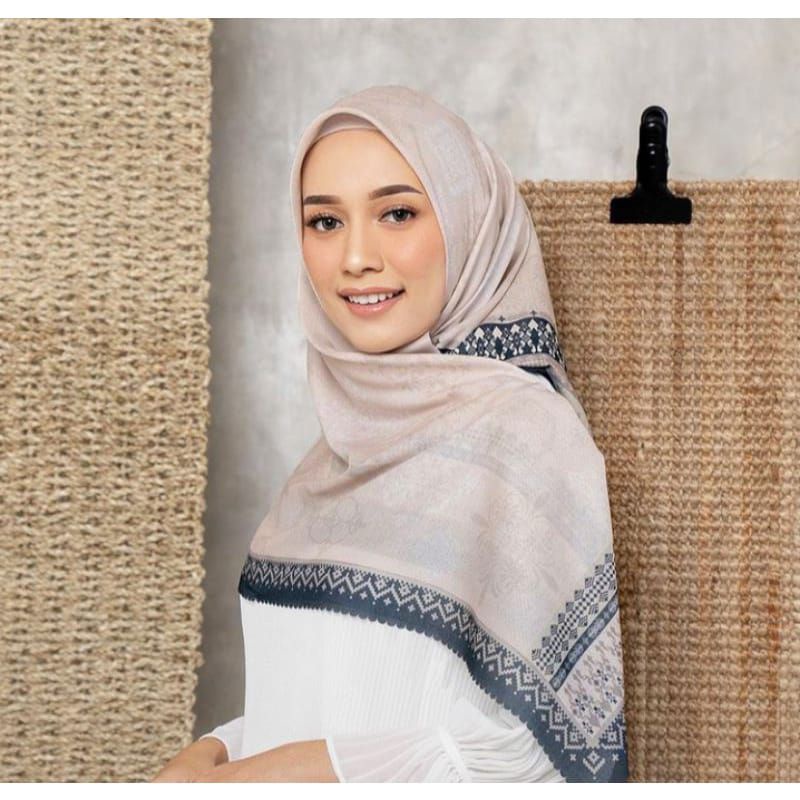 PRODUK TERBARU  Hijab Segiempat Motif Candy Cream / hijab segi empat / Kerudung Deenay / hijab voal 