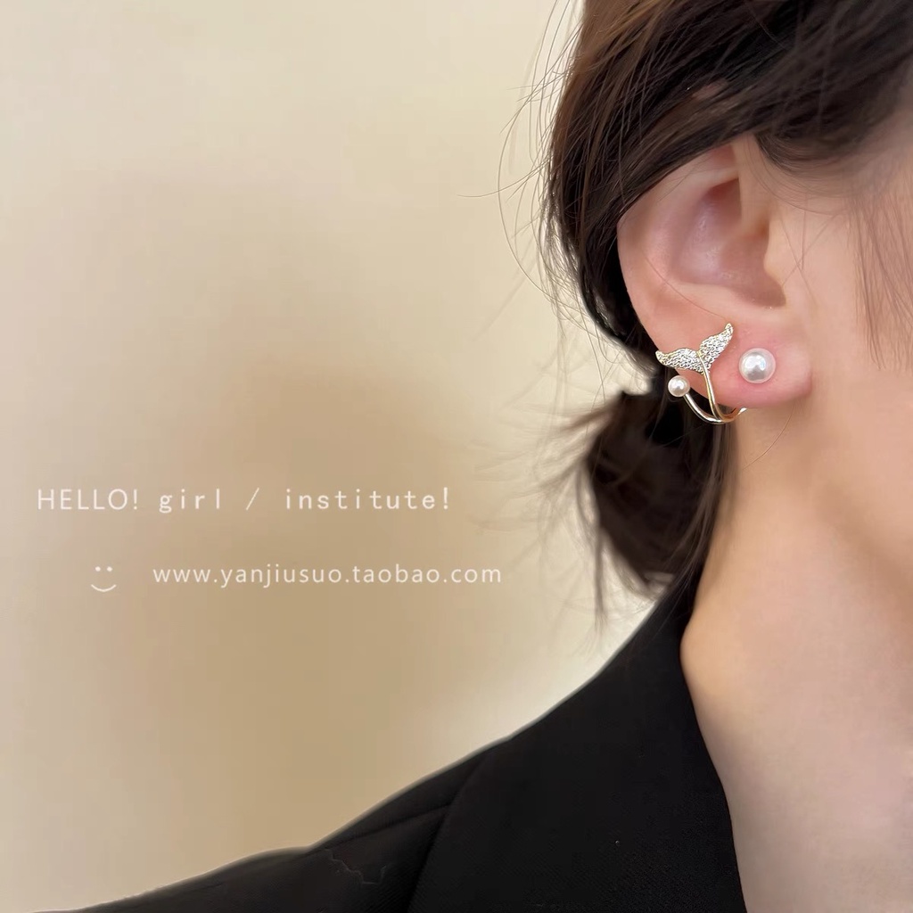 YEEZII Anting Stud Hypoallergenic Bentuk Ekor Ikan Aksen Mutiara Warna Emas Untuk Wanita