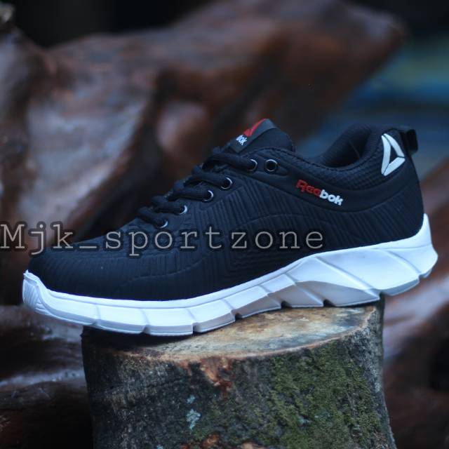 model sepatu reebok