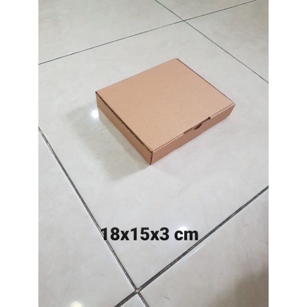 

Kardus Box uk. 18x15x3 cm Kotak Karton Die Cut