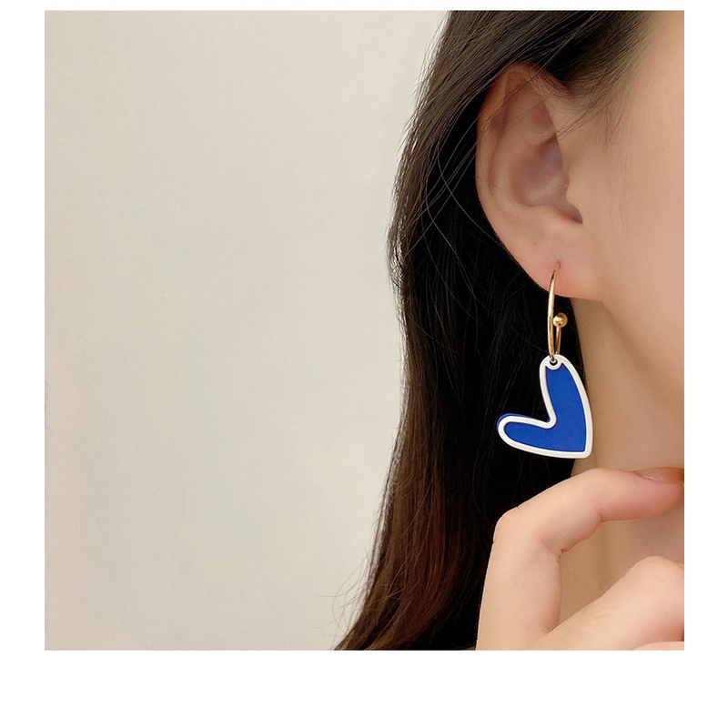 Anting Tusuk Motif Hati Warna Biru Kontras Untuk Wanita