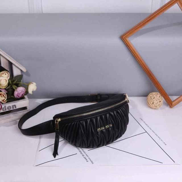 miu miu waist bag
