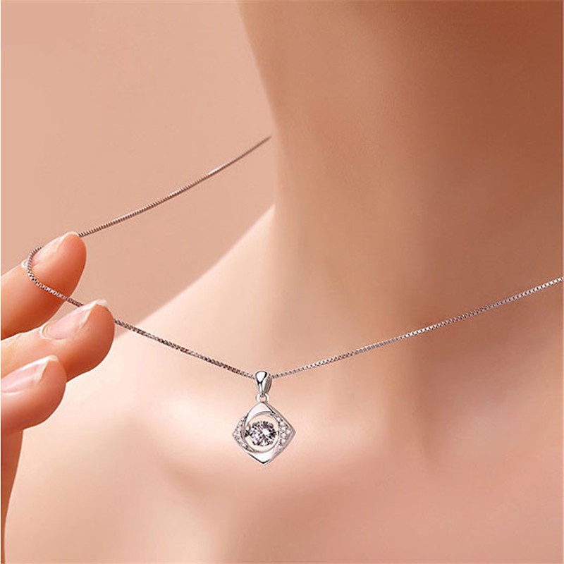 [Ready Stock]Fashion Four-Leaf Clover Jeweled Pendant Simple Necklace