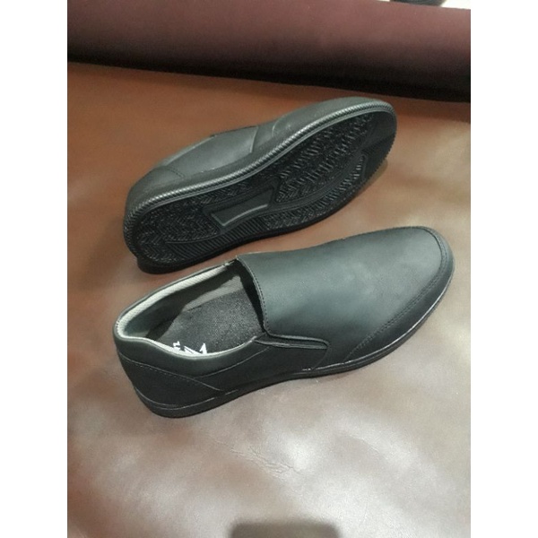 sepatu pria kerja formal casual kantor